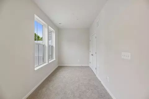 Bedroom - 9714 Gaelic Pl, Waldorf, MD 20601 photo 10 of 21