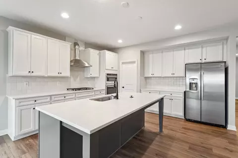 Kitchen - 1865 Longhill Dr, Delaware, OH 43015 photo 1 of 4