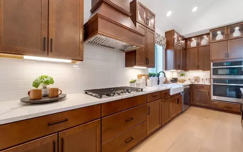 Kitchen - 274 Rubber Tree Way, Buda, TX 78610 photo 6 of 17