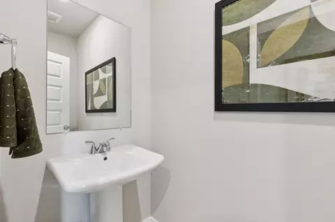 Bath - 804 Rockcloud Dr, Haslet, TX 76052 photo 3 of 10