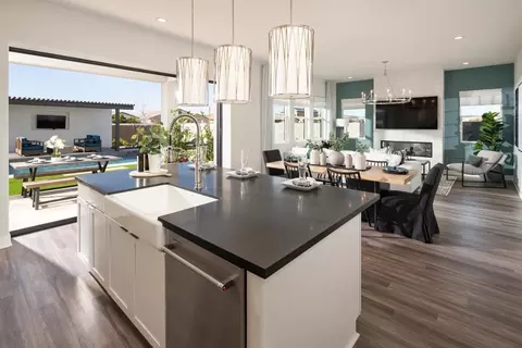 Kitchen - 15552 S 182nd Ave, Goodyear, AZ 85338 photo 2 of 3