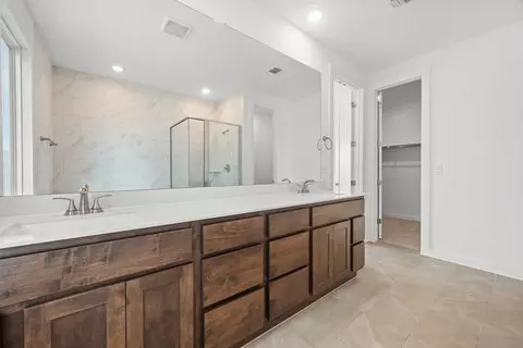 Bath - 6121 Mcmurtry St, Austin, TX 78747 photo 1 of 3