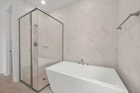 Bath - 6121 Mcmurtry St, Austin, TX 78747 photo 2 of 3