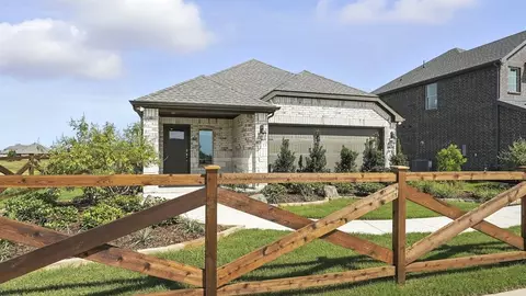 1302 Silent Peak Dr, Princeton, TX 75407