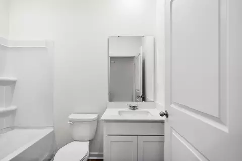 Bath - 531 Castillo Dr, Loris, SC 29569 photo 2 of 3