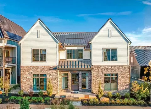 2316 Quarry Trails Dr, Columbus, OH 43228