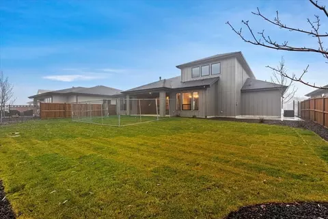 Exterior - 2230 N Peakhurt Ave, Kuna, ID 83634 photo 8 of 12
