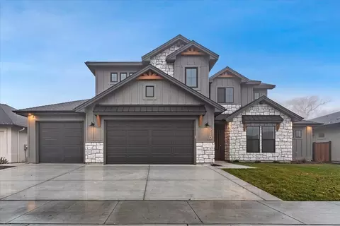 Exterior - 2230 N Peakhurt Ave, Kuna, ID 83634 photo 3 of 12