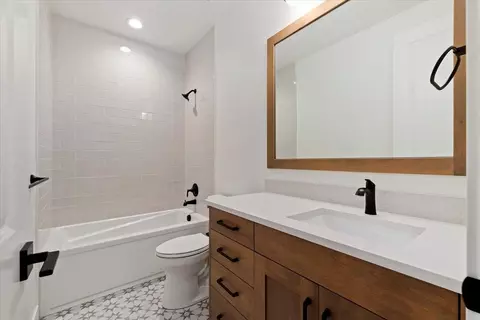 Bath - 2230 N Peakhurt Ave, Kuna, ID 83634 photo 5 of 6