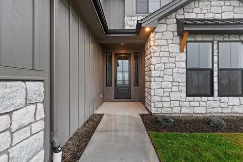 Exterior - 2230 N Peakhurt Ave, Kuna, ID 83634 photo 4 of 12