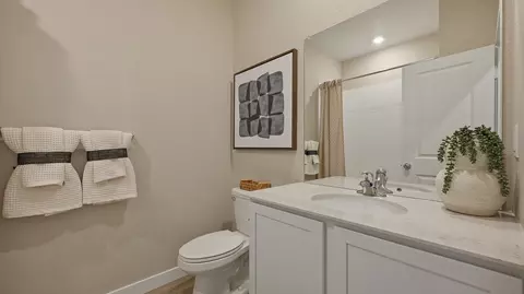 Bath - 990 Mew Rd, Windsor, CO 80550 photo 2 of 4
