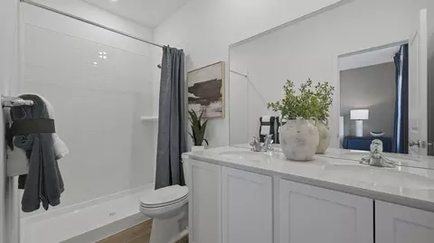 Bath - 990 Mew Rd, Windsor, CO 80550 photo 1 of 4