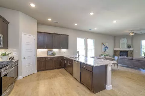 Kitchen - 25490 84th St, Lenexa, KS 66227 photo 7 of 7