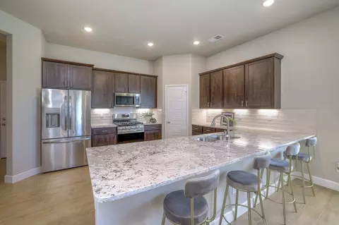 Kitchen - 25490 84th St, Lenexa, KS 66227 photo 5 of 7