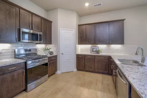 Kitchen - 25490 84th St, Lenexa, KS 66227 photo 2 of 7