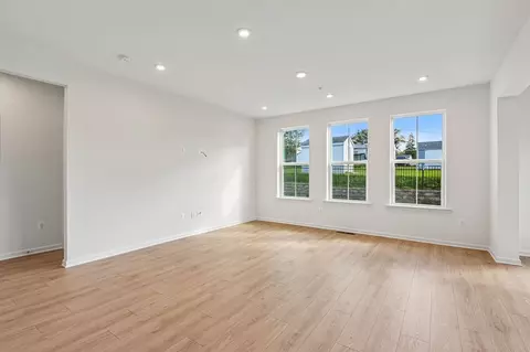 Living - 4034 Millner Rd, Nottingham, MD 21236 photo 3 of 5