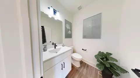 Bath - 333 Amber Dr, Lititz, PA 17543 photo 2 of 10