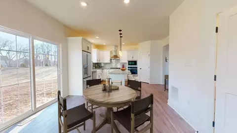 Dining - 333 Amber Dr, Lititz, PA 17543 photo 3 of 4