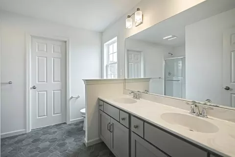 Bath - 333 Amber Dr, Lititz, PA 17543 photo 3 of 12