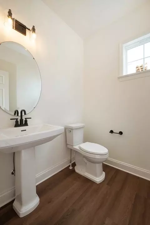 Bath - 333 Amber Dr, Lititz, PA 17543 photo 10 of 10