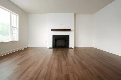 Living - 333 Amber Dr, Lititz, PA 17543 photo 5 of 5