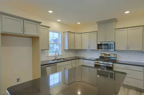 Kitchen - 333 Amber Dr, Lititz, PA 17543 photo 6 of 10