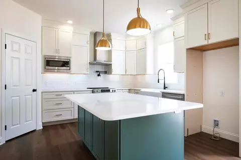 Kitchen - 333 Amber Dr, Lititz, PA 17543 photo 10 of 10