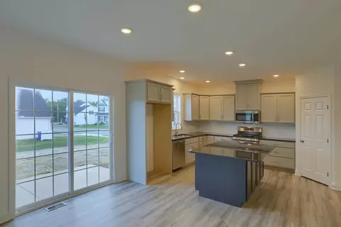 Kitchen - 333 Amber Dr, Lititz, PA 17543 photo 7 of 10