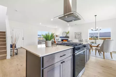 Kitchen - 545 Taft St, Umatilla, OR 97882 photo 4 of 5
