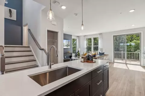 Entry Way - 7049 Gladebrook Rd, Brandywine, MD 20613 photo 3 of 4
