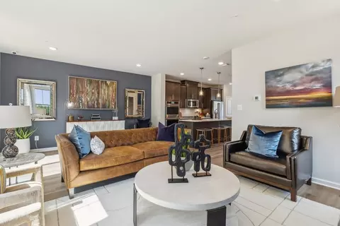 Living - 7049 Gladebrook Rd, Brandywine, MD 20613 photo 3 of 9