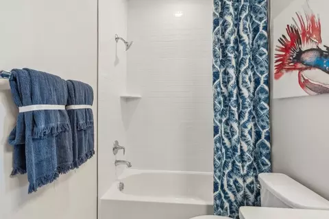 Bath - 7049 Gladebrook Rd, Brandywine, MD 20613 photo 4 of 6