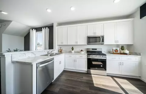 Kitchen - 16418 Cedarveil Ct, Conroe, TX 77302 photo 1 of 2