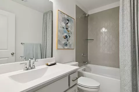 Bath - 352 Pasture Dr, Midlothian, TX 76065 photo 5 of 6