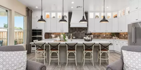Kitchen - 1681 N Shirley Ave, Clovis, CA 93619 photo 2 of 5
