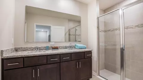 Bath - 14055 Spring Hill Dr, Spring Hill, FL 34609 photo 3 of 4
