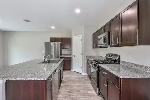 Kitchen - 5512 Taverna Loop, Winter Haven, FL 33884 photo 2 of 6