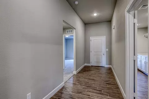 Entry Way - 19500 Ridgeview Rd, Spring Hill, KS 66083 photo 5 of 5