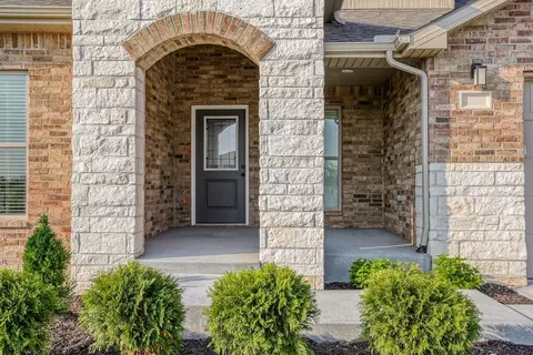 Exterior - 19500 Ridgeview Rd, Spring Hill, KS 66083 photo 4 of 8