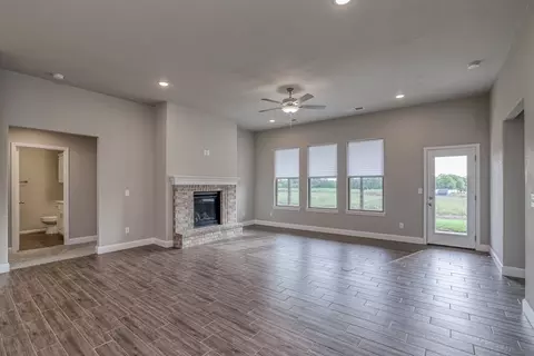 Living - 19500 Ridgeview Rd, Spring Hill, KS 66083 photo 5 of 5