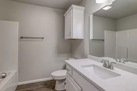 Bath - 19500 Ridgeview Rd, Spring Hill, KS 66083 photo 6 of 6