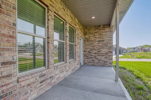 Exterior - 19500 Ridgeview Rd, Spring Hill, KS 66083 photo 6 of 8