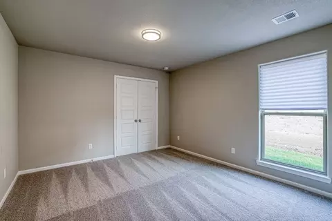 Bedroom - 19500 Ridgeview Rd, Spring Hill, KS 66083 photo 1 of 7