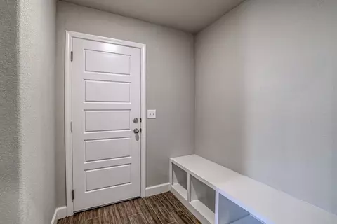 Entry Way - 19500 Ridgeview Rd, Spring Hill, KS 66083 photo 3 of 5