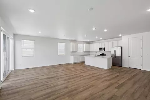 Living - 10190 Keating Dr, Peyton, CO 80831 photo 2 of 6