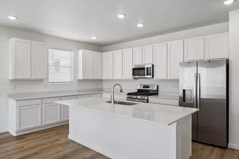 Kitchen - 10190 Keating Dr, Peyton, CO 80831 photo 2 of 6