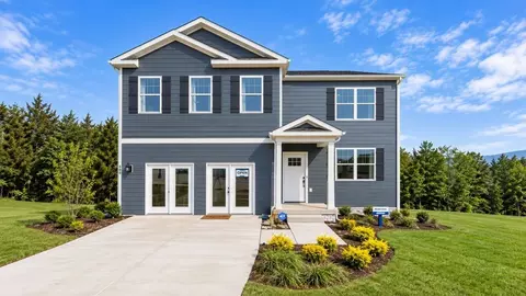104 Fieldcrest Ln, Staunton, VA 24401
