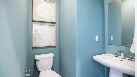 Bath - 1250 Thunderbolt Ln, Rialto, CA 92376 photo 3 of 6