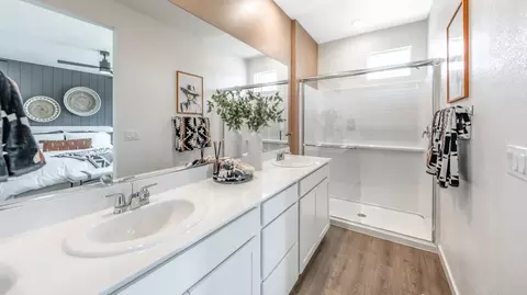Bath - 832 Centerville St, Carson City, NV 89701 photo 5 of 6