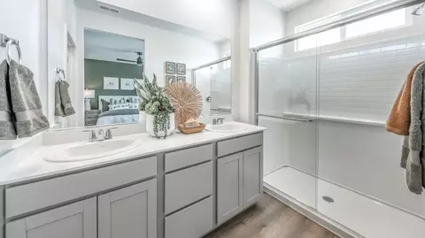 Bath - 832 Centerville St, Carson City, NV 89701 photo 3 of 6